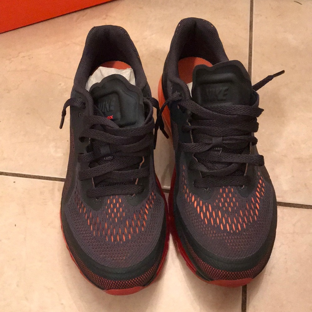 Nike air max 2014 size 5